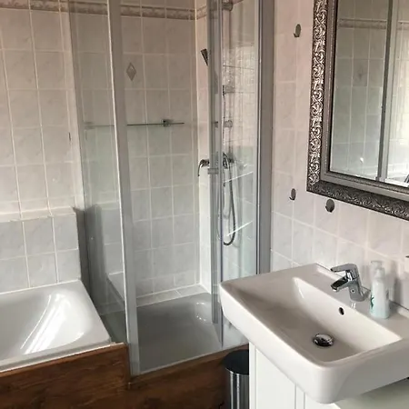 Haus Schoenek 펜션