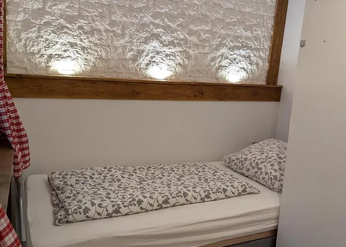 Haus Schoenek 아파트 *